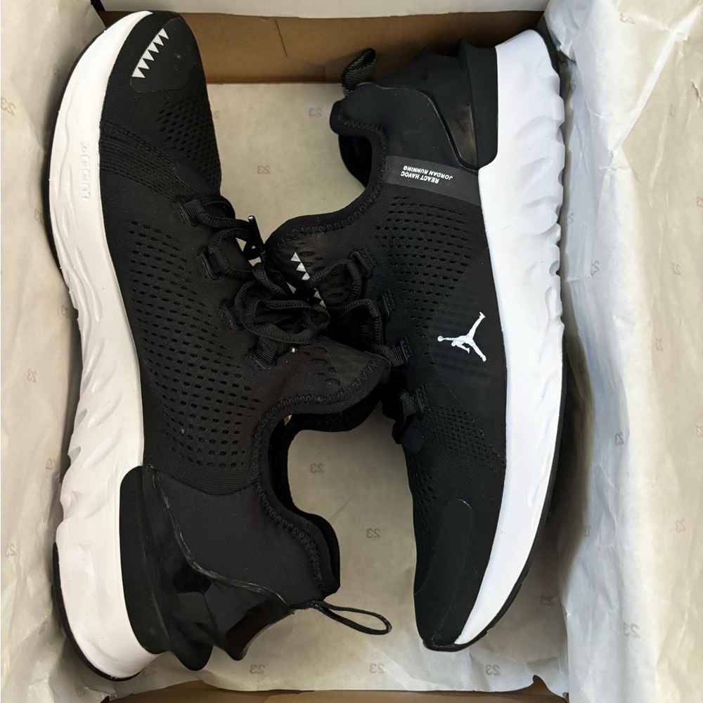 Nike Jordan Men's react havoc Sneakers